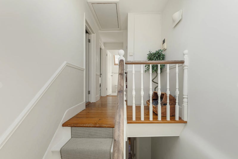 Room Thornton Avenue in Greater London
