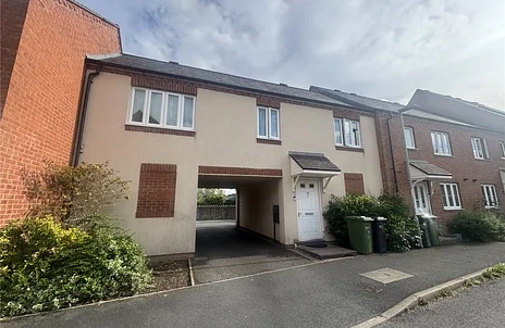 Flat Garden Close in Kington