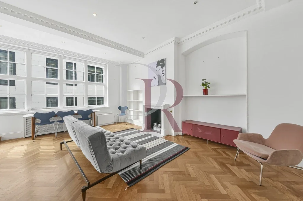 Flat Shaftesbury Avenue in City of Westminster