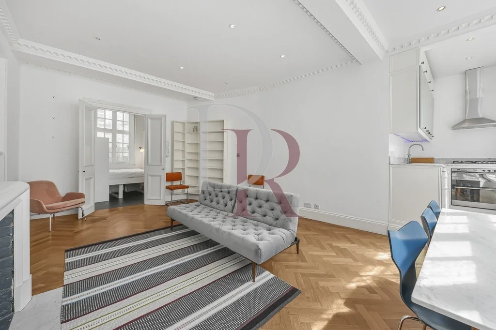 Flat Shaftesbury Avenue in City of Westminster
