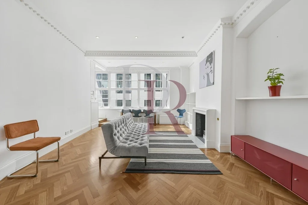 Flat Shaftesbury Avenue in City of Westminster
