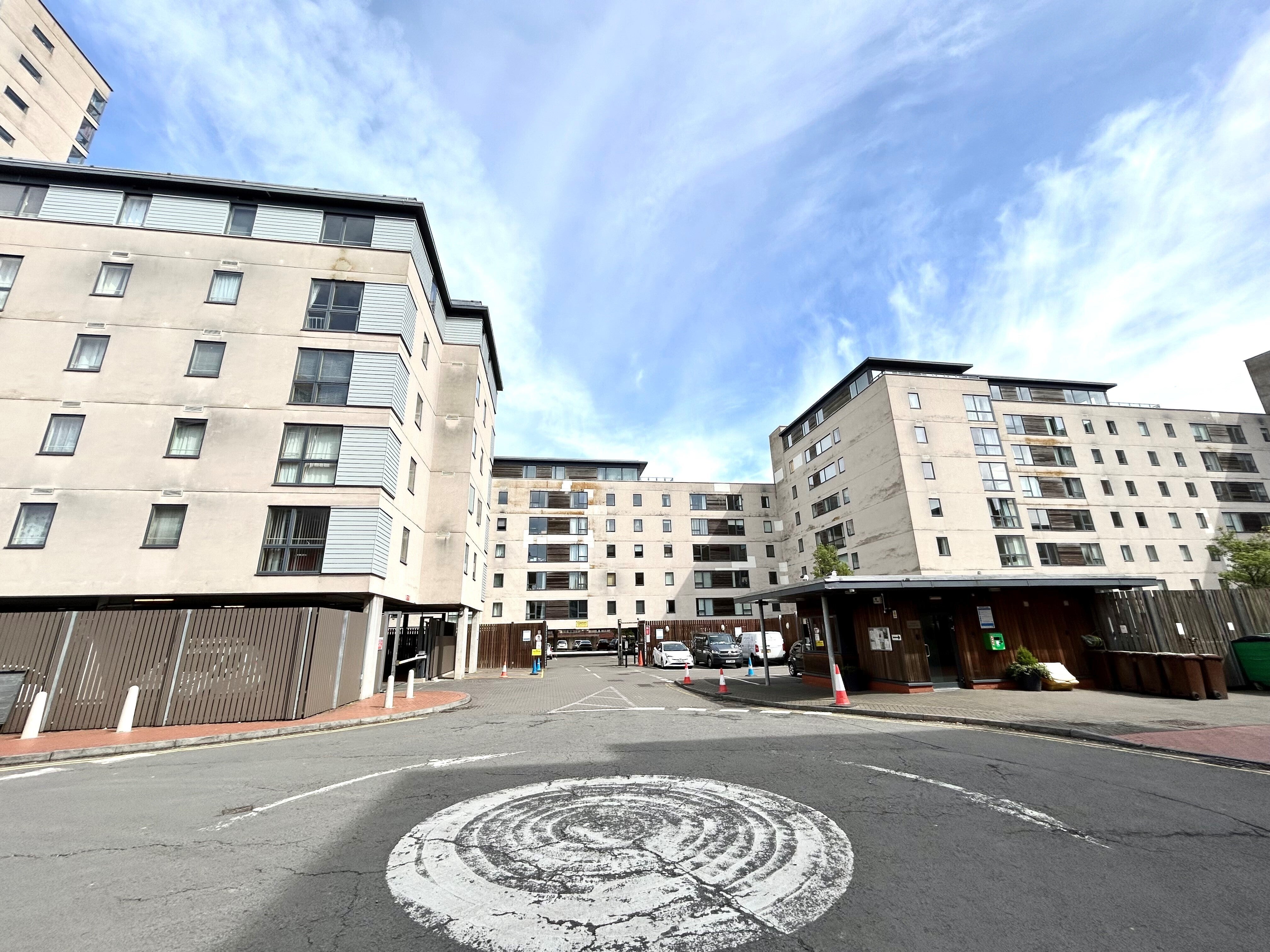 Flat Falcon Drive in Cardiff