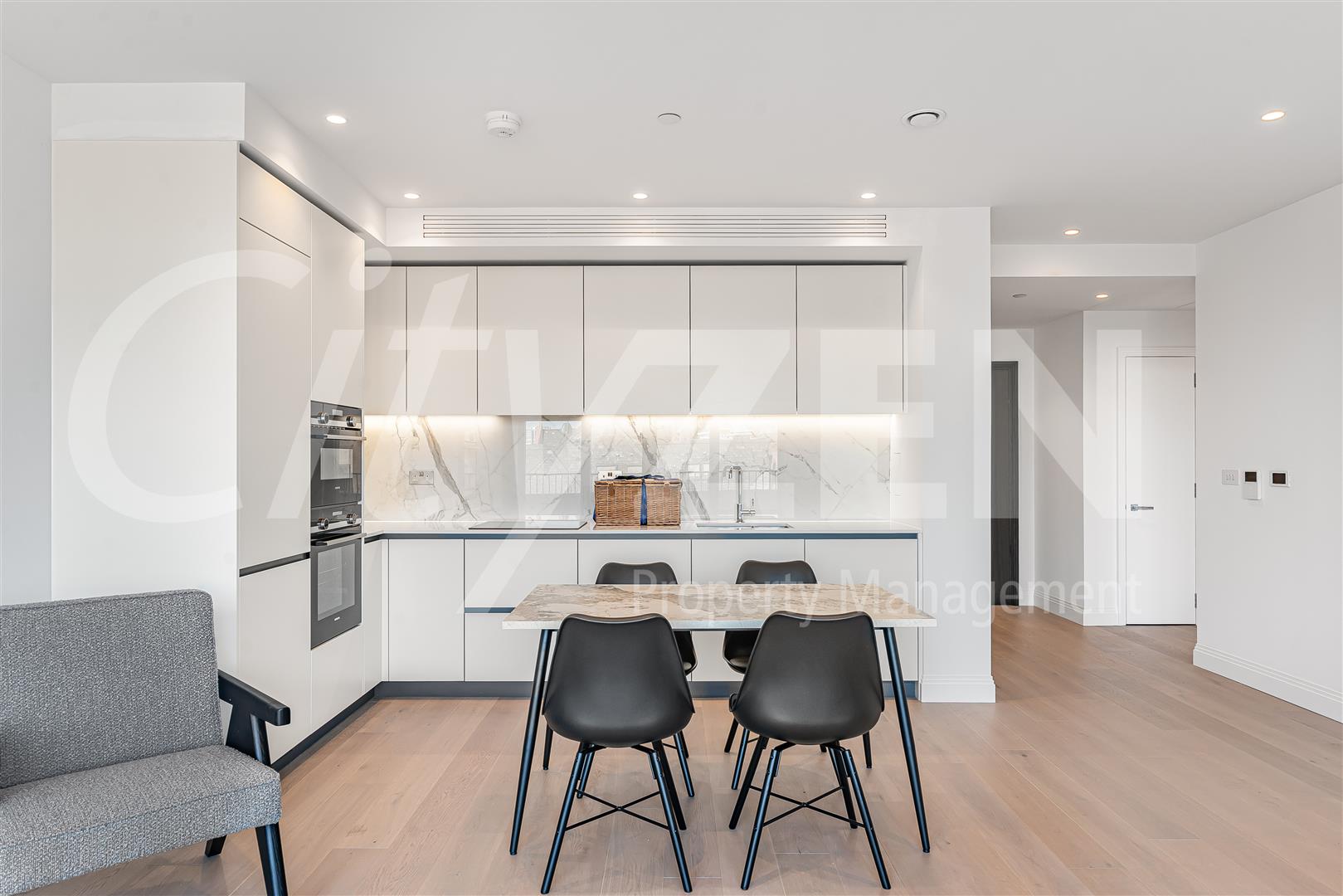 Flat William Morris Way in Greater London