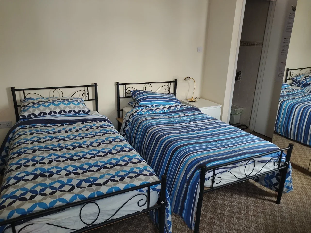 Room Grant Road in Greater London