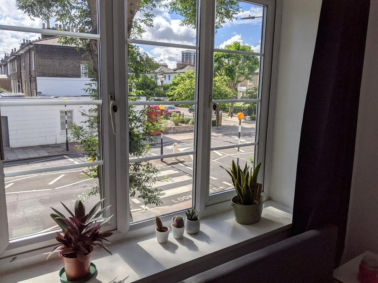 Flat Northchurch Road in Greater London