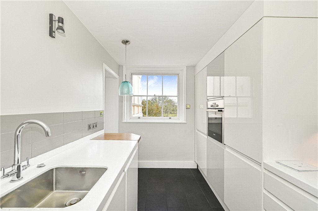 Flat Cumberland Terrace Mews in Greater London