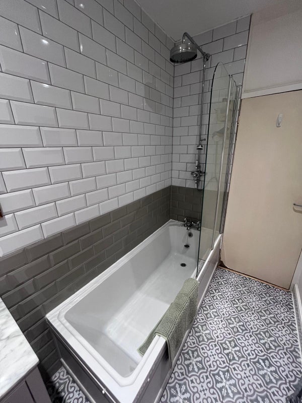 Room Cranbrook Road in Greater London