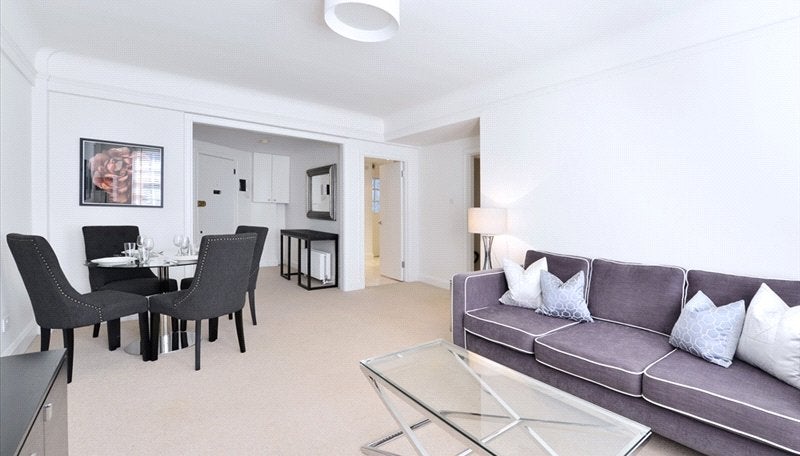 Flat Fulham Road in Greater London