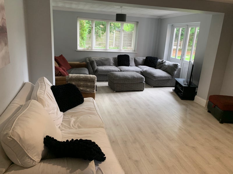 Room Salcombe Close in Trafford