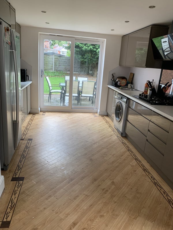 Room Salcombe Close in Trafford