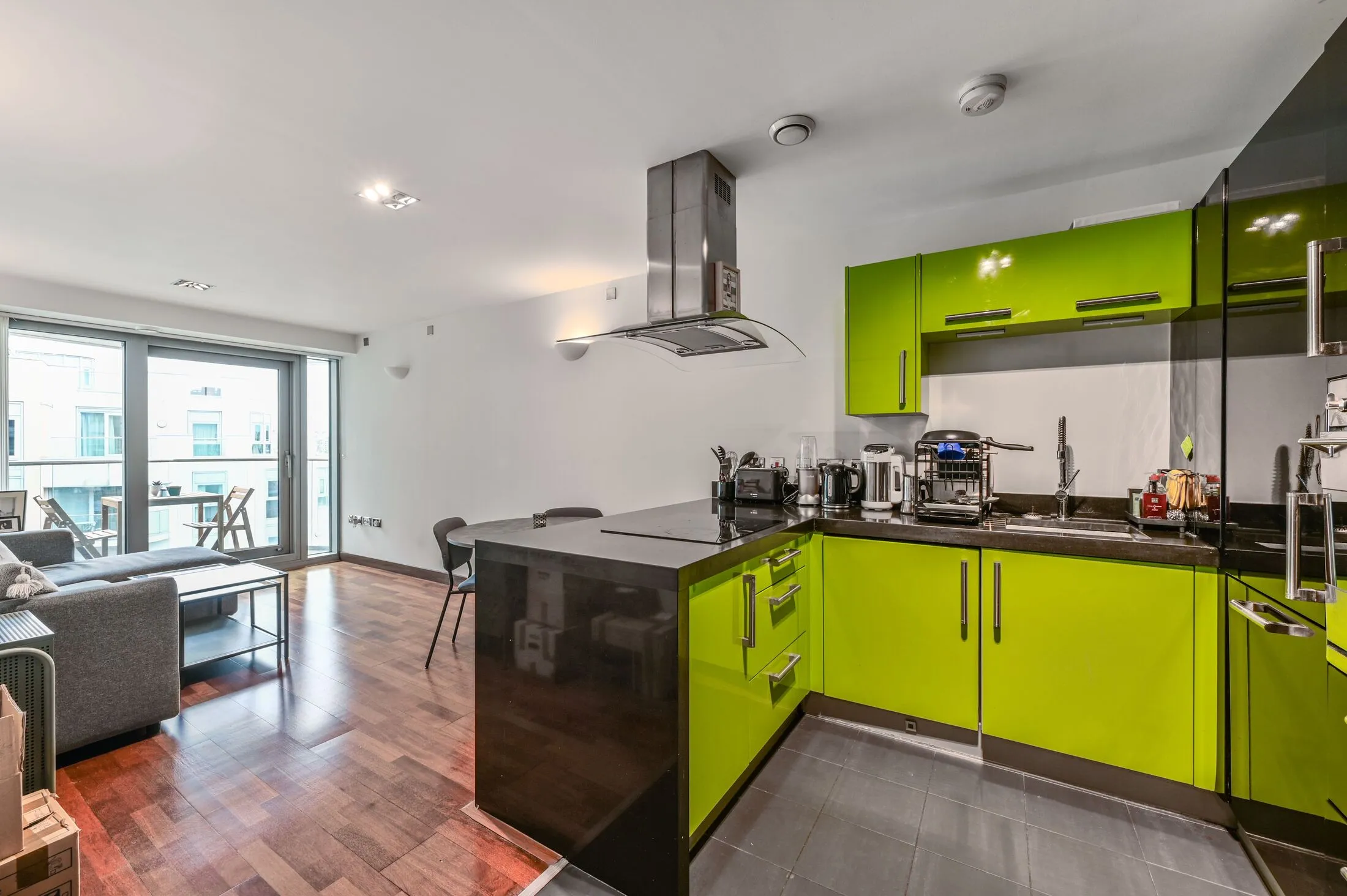 Flat Bridges Court in Greater London