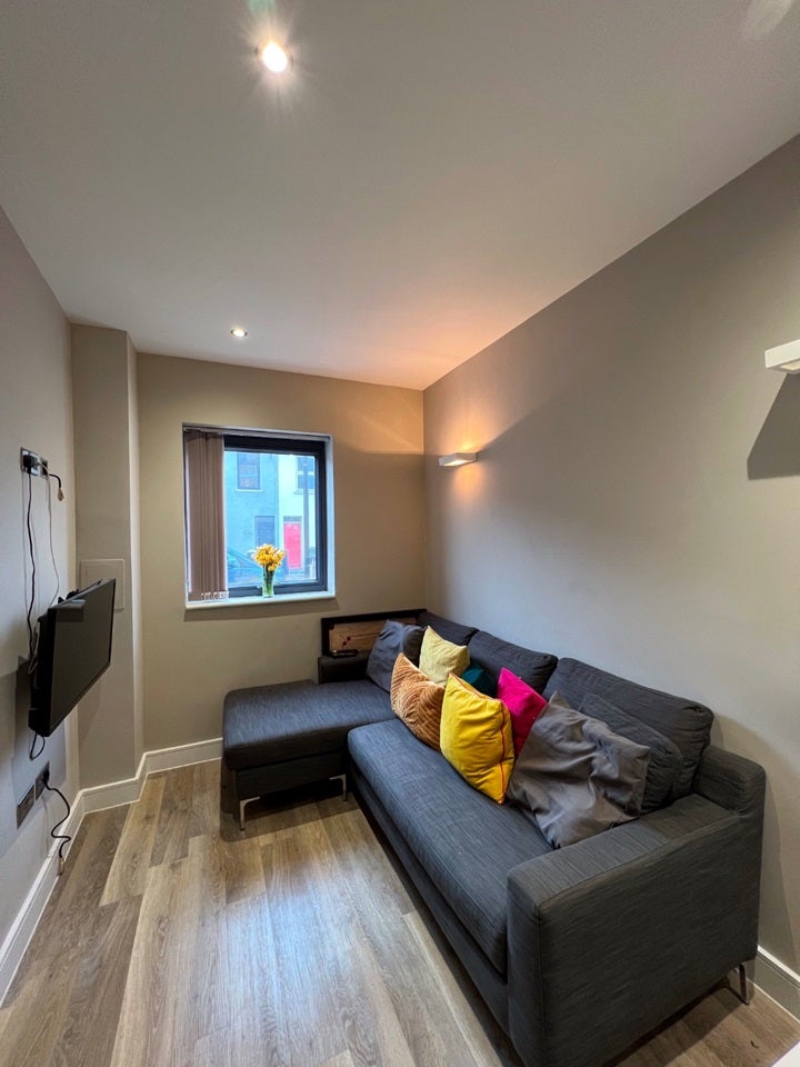 Flat Aldeburgh Street in Greater London