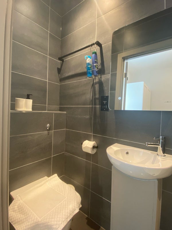 Room Devonshire Road in Greater London