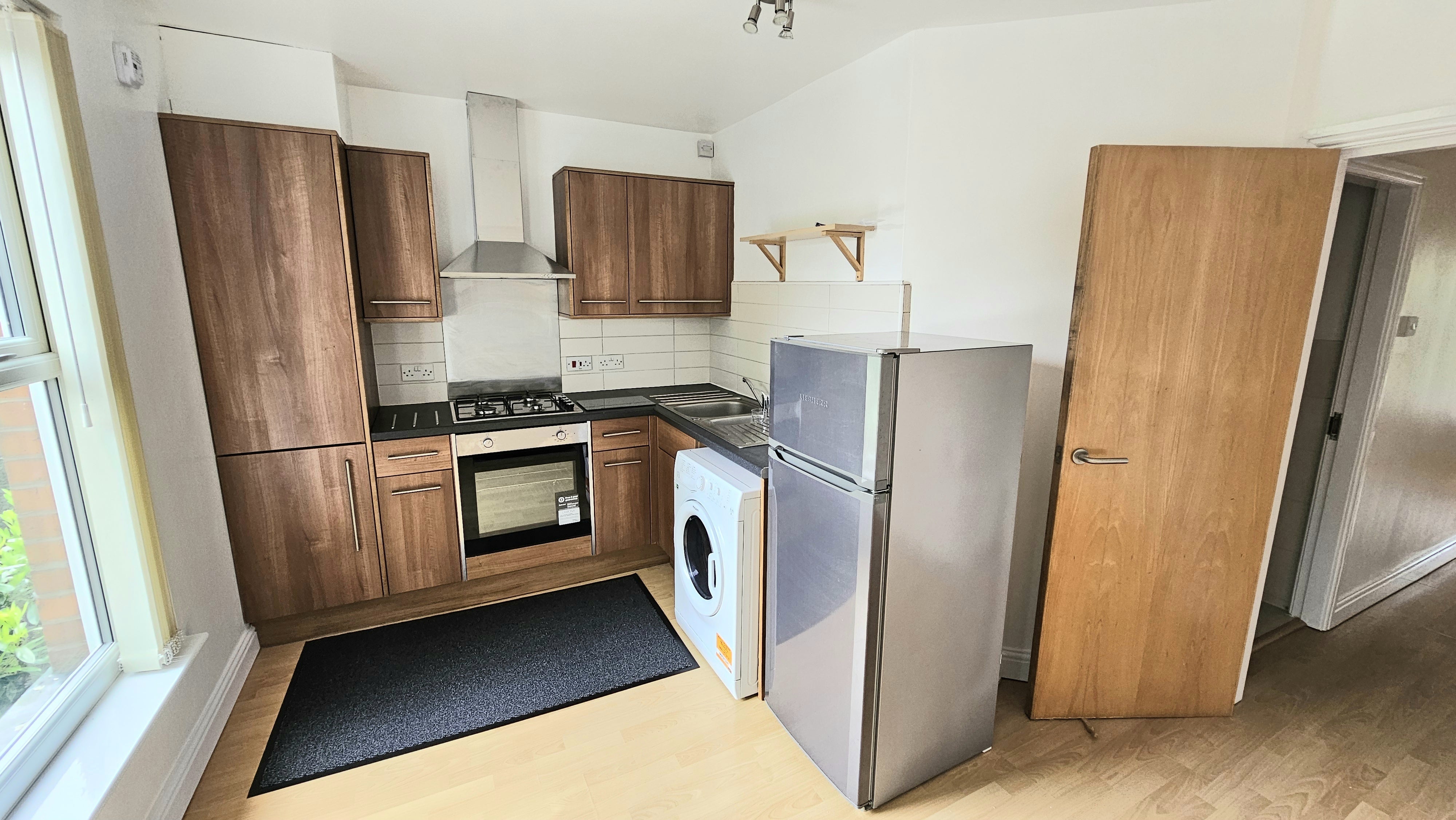 Flat Cresswell Grove in Manchester