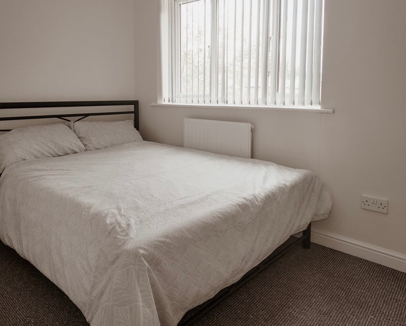 Room South Radford Street in Salford