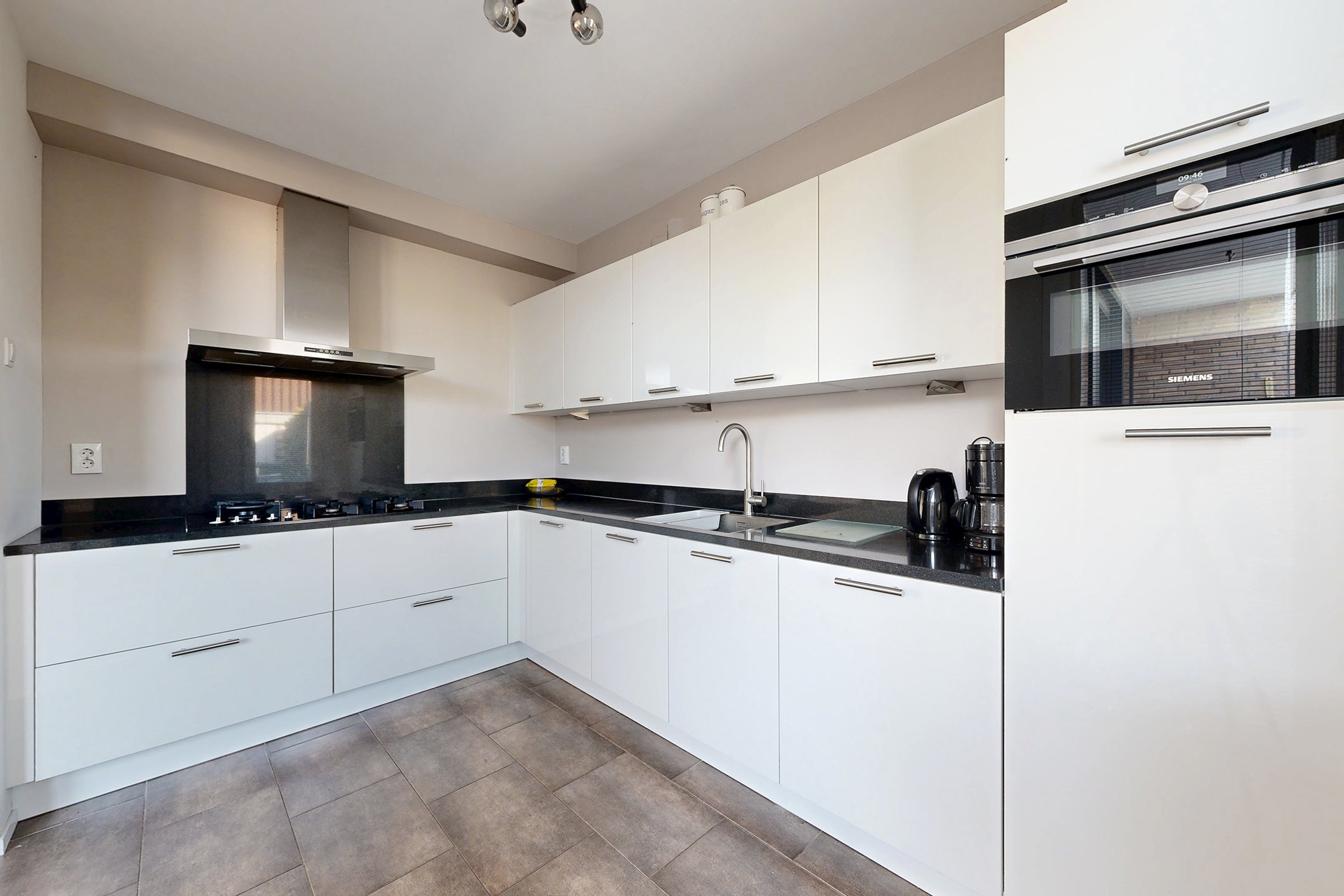 Tussenwoning te koop: Van Gaasbeekstraat 71, Klundert