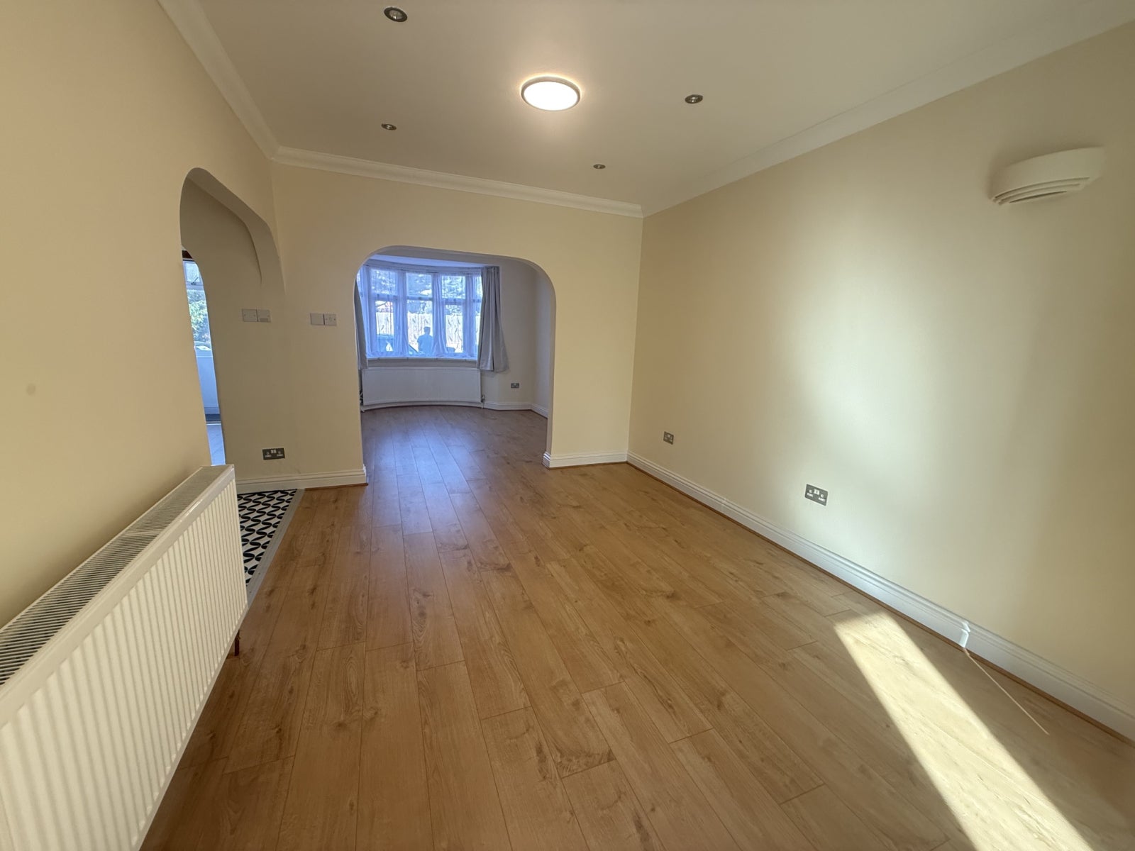 House Eastcote Lane in Greater London