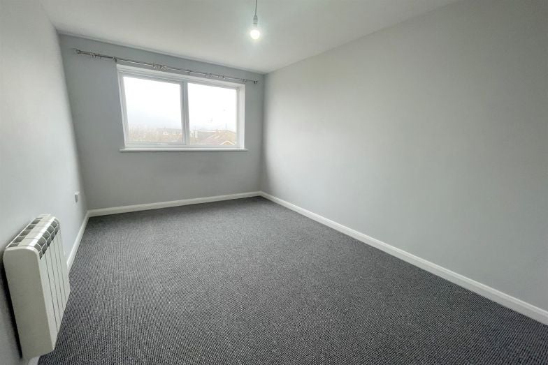 Flat South Coast Road in Peacehaven