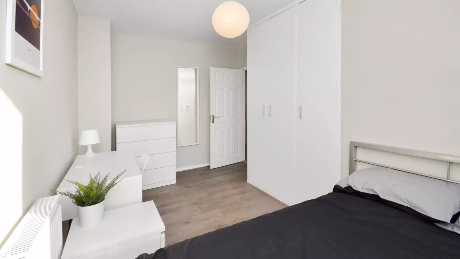 Flat Wendon Street in Greater London