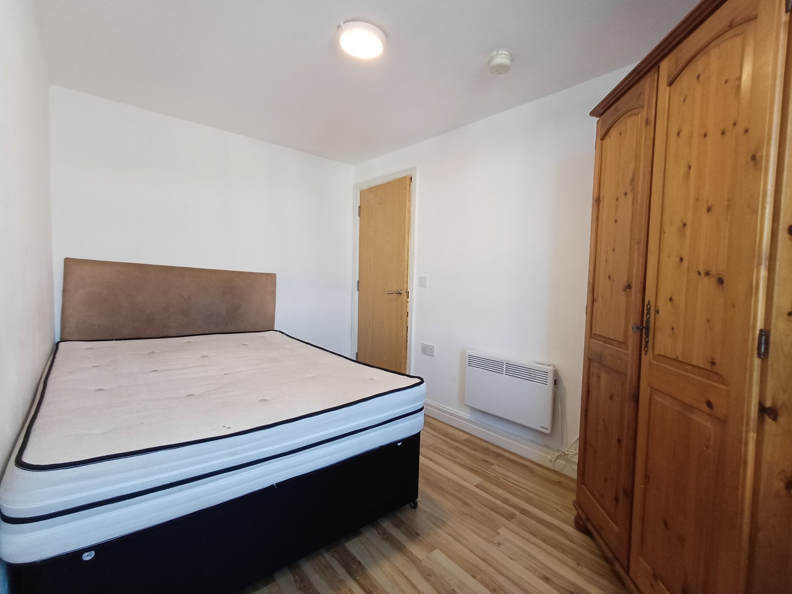 Flat Merthyr Road in Cardiff