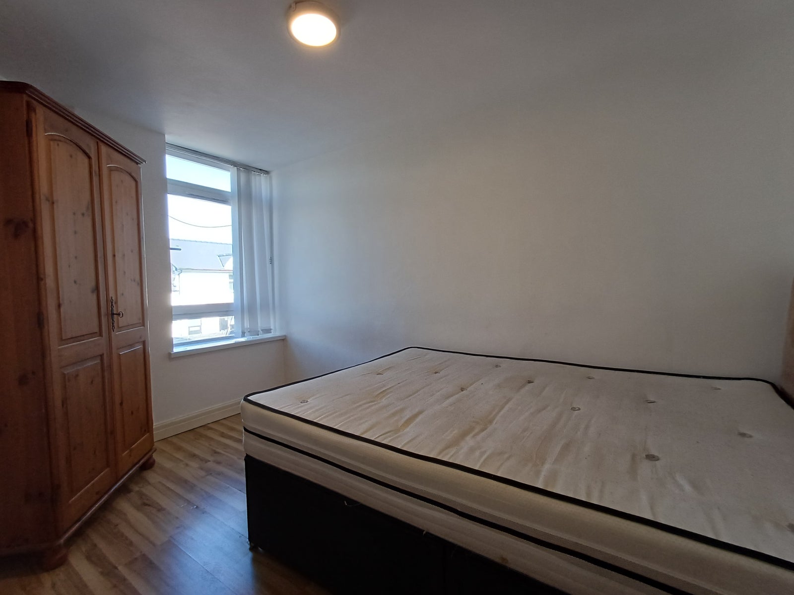 Flat Merthyr Road in Cardiff