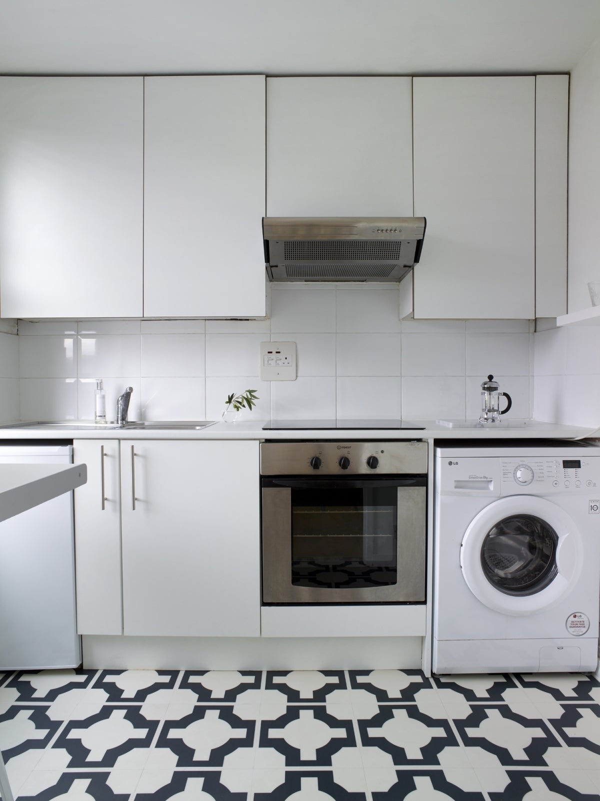 Flat Moreton Street in City of Westminster