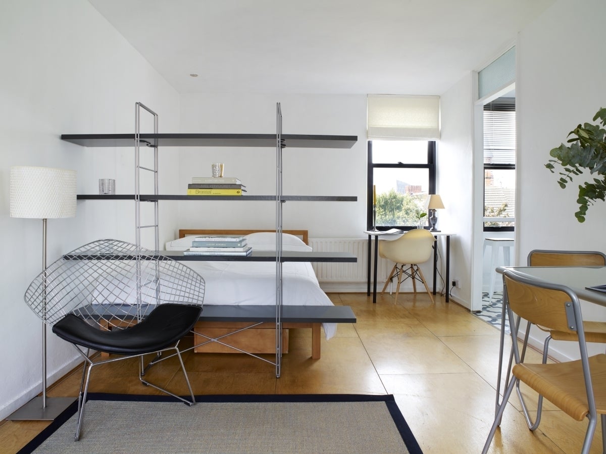 Flat Moreton Street in City of Westminster