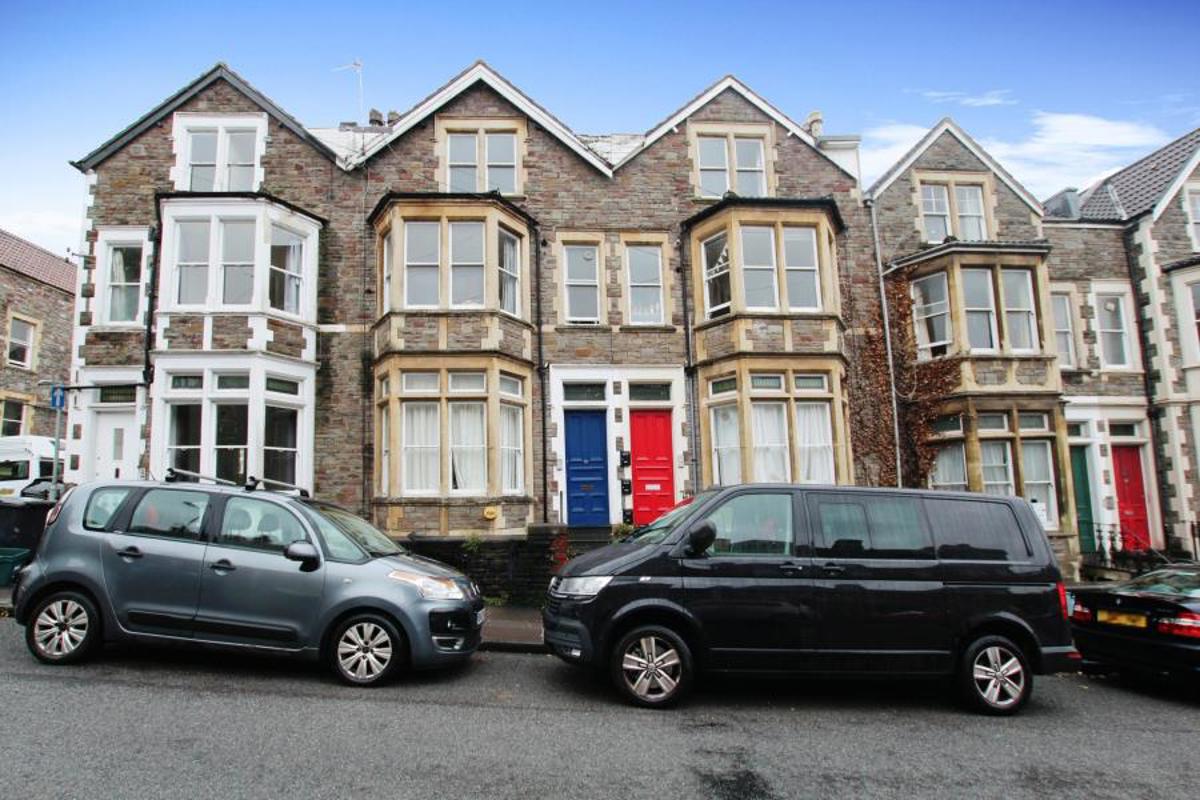 Flat Hampton Road in Bristol