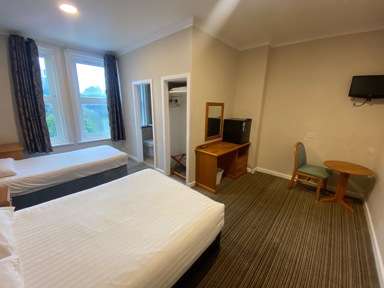 Room Hahnemann Road in Bournemouth