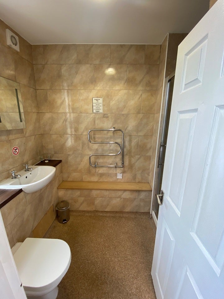 Room Hahnemann Road in Bournemouth