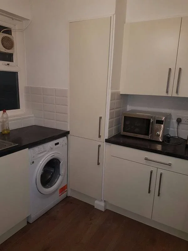 Room Amhurst Road in Greater London