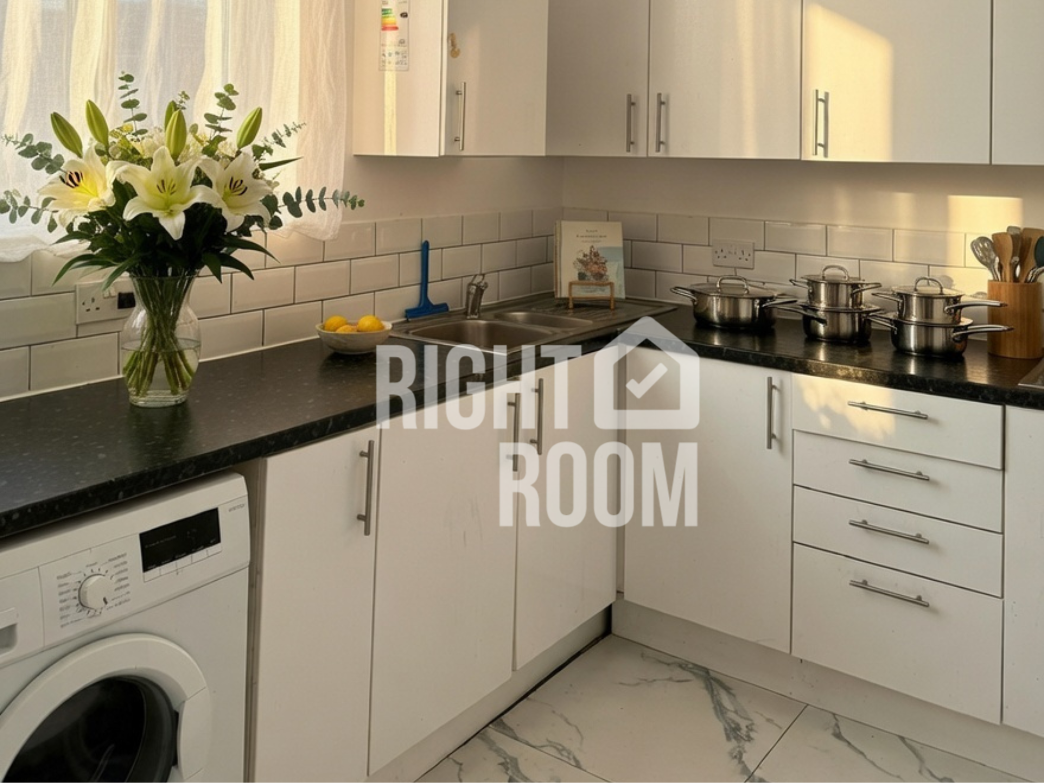 Room Rosslyn Crescent in Greater London