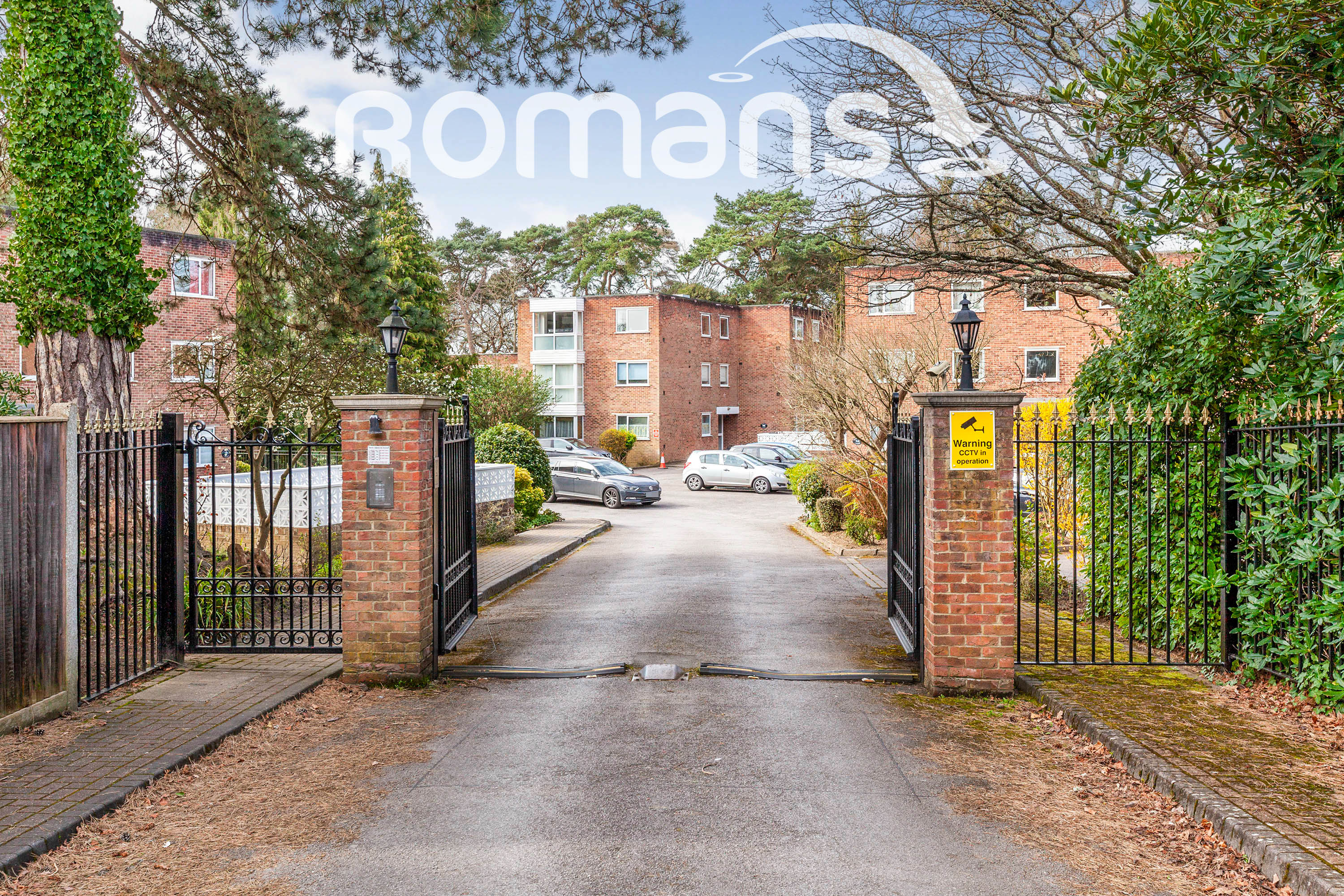 Flat Cardwell Crescent in Ascot
