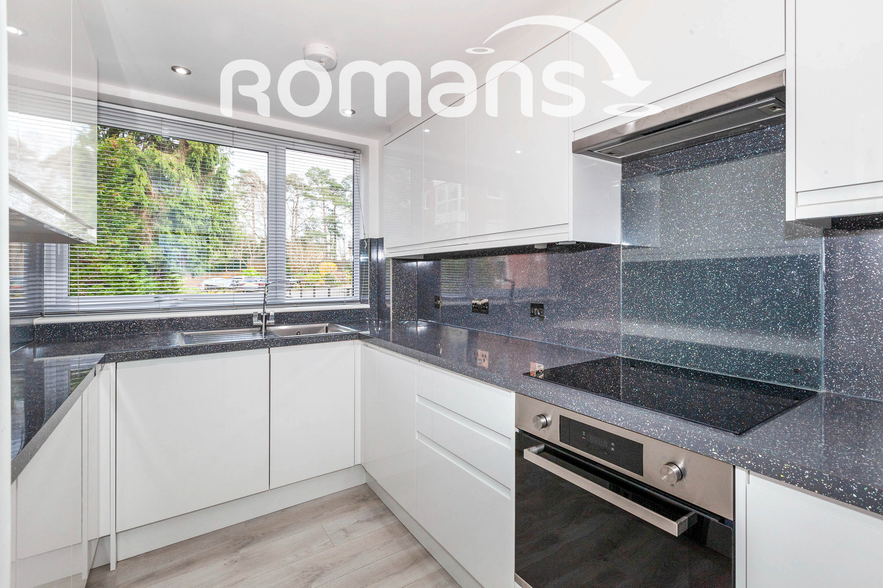 Flat Cardwell Crescent in Ascot
