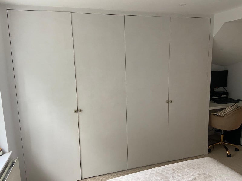 Room Killyon Road in Greater London
