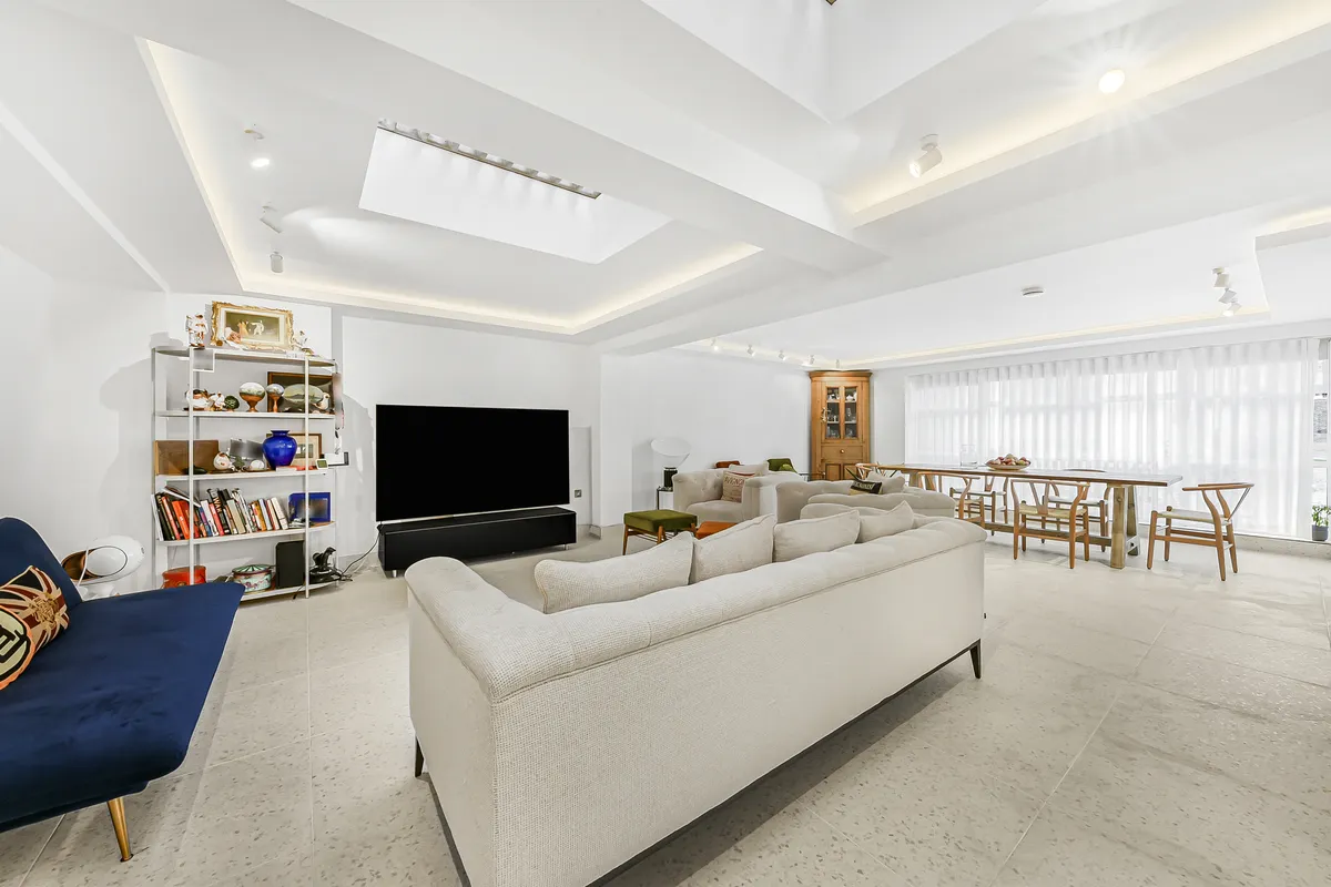 Flat Montagu Mews South in City of Westminster
