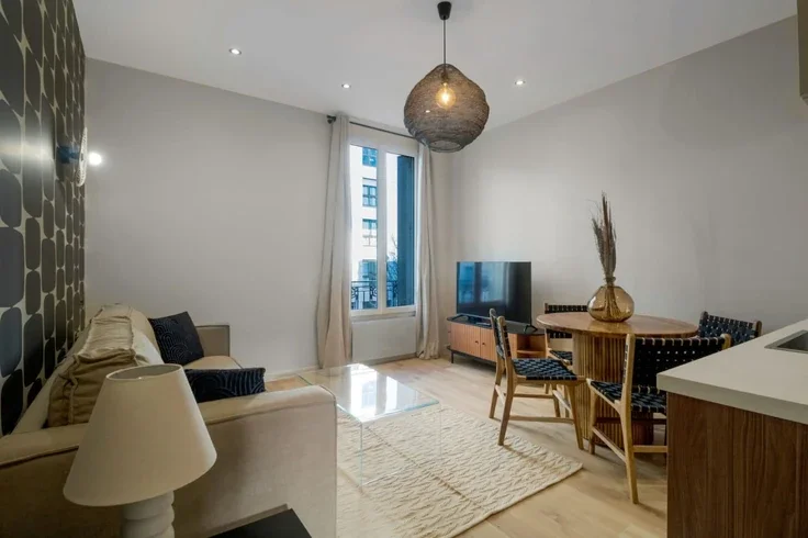 Flat Rue d'Avron in Paris