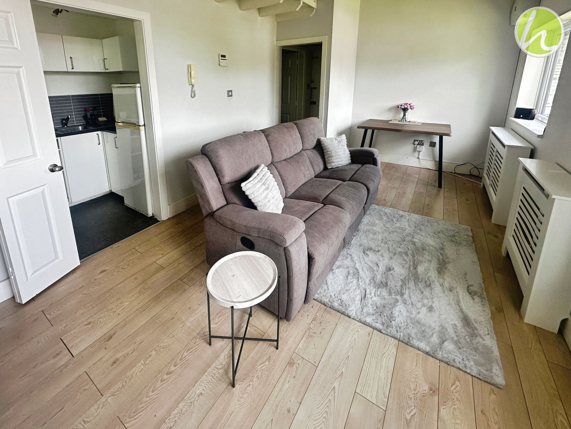 Flat Runnymede Road in Stanford-le-Hope