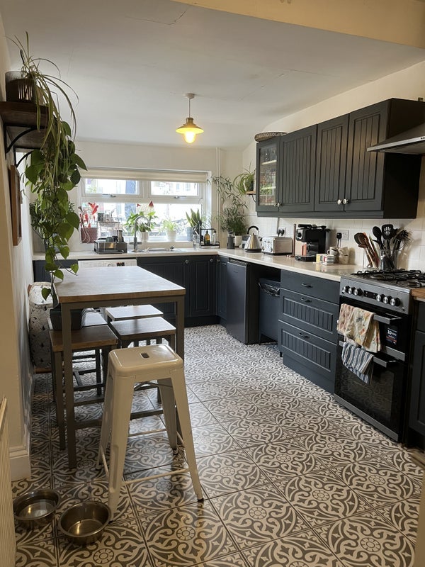 Room Glenfrome Road in Bristol