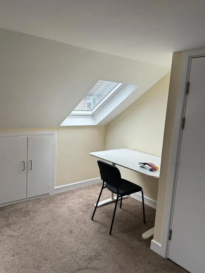 Room Evesham Close in Greater London