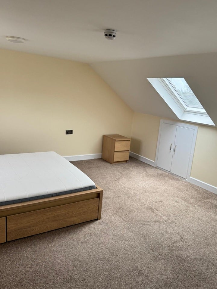 Room Evesham Close in Greater London