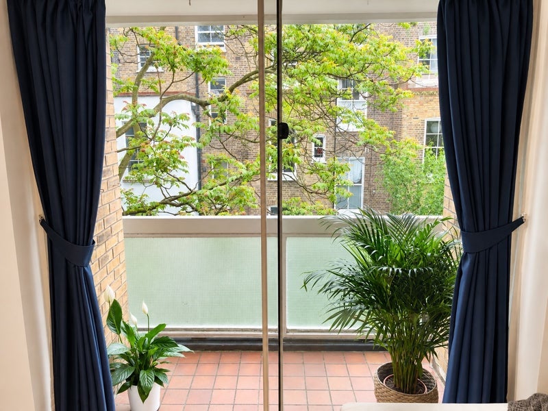Room Westbourne Park Road in City of Westminster