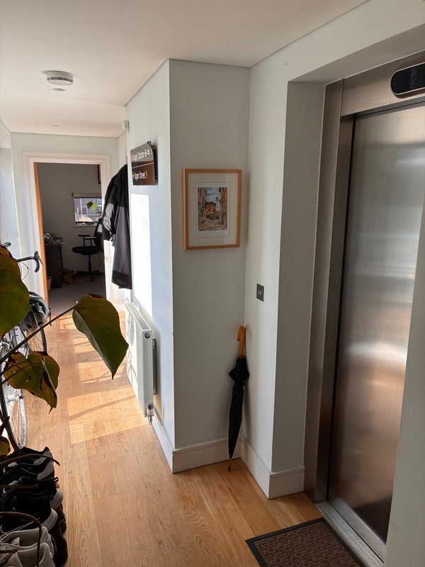 Room Liverpool Road in Greater London