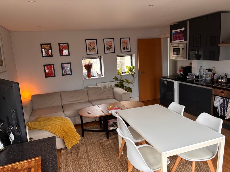 Room Liverpool Road in Greater London