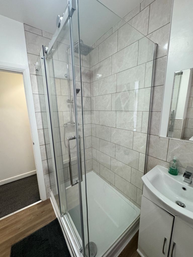 Flat Hinckley Road in Leicester
