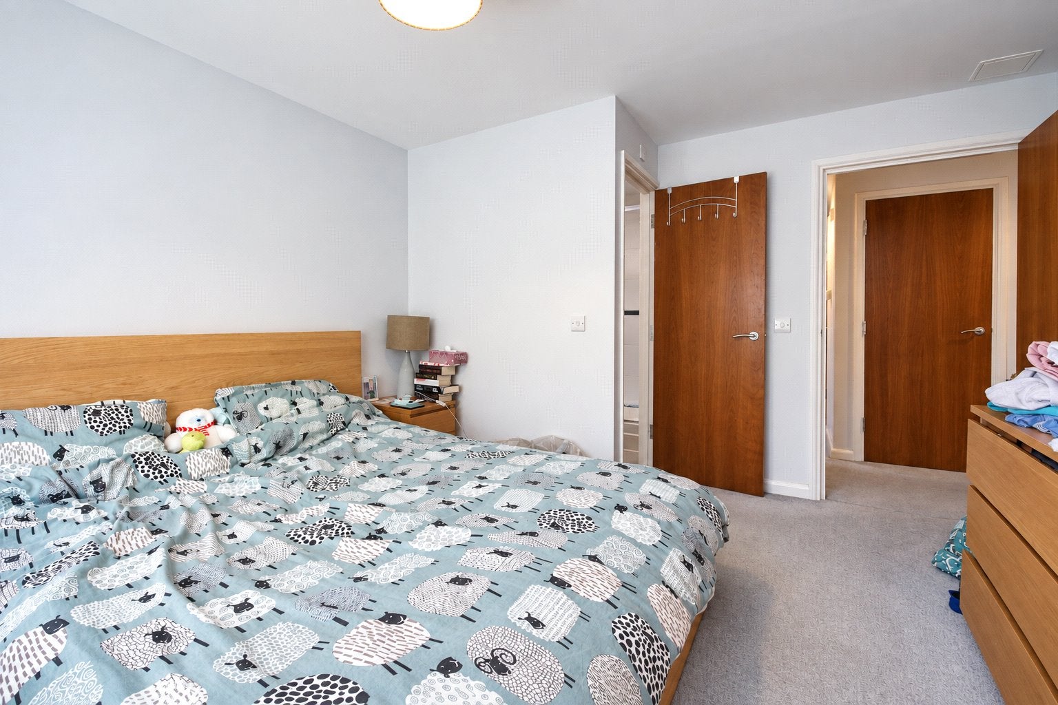 Flat Chesterman Street in Reading