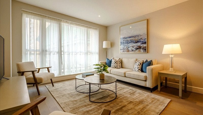 Flat Westferry Circus in Greater London