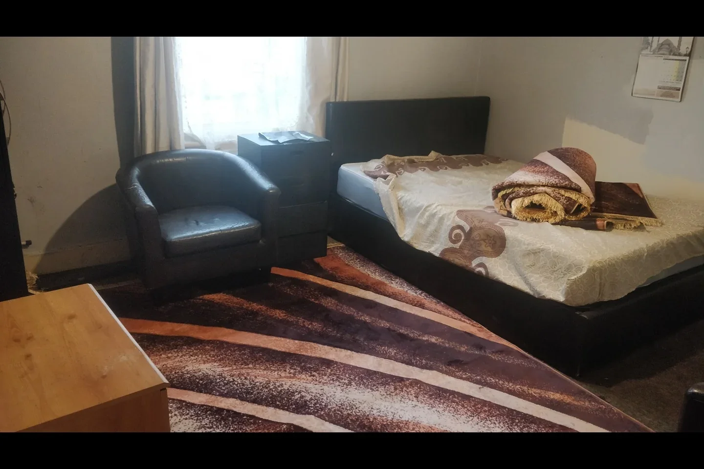 Room Selby Road in Greater London