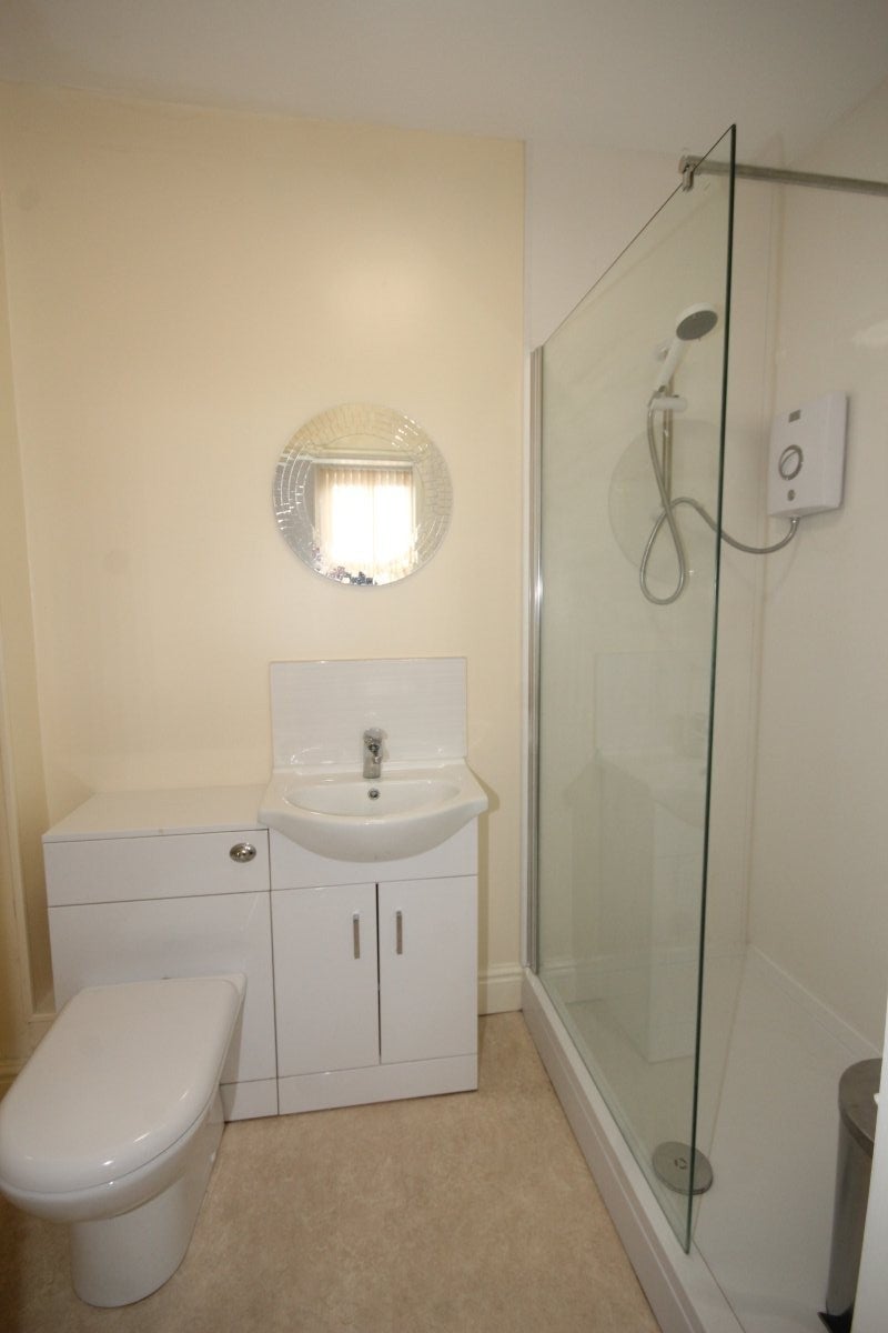 Room Bewsey Road in Warrington