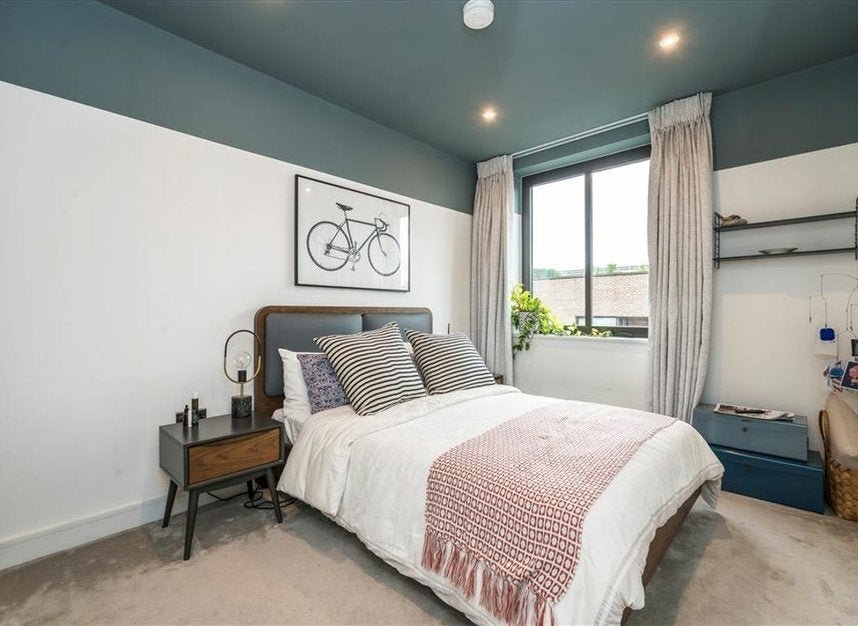 Flat Gorsuch Place in Greater London